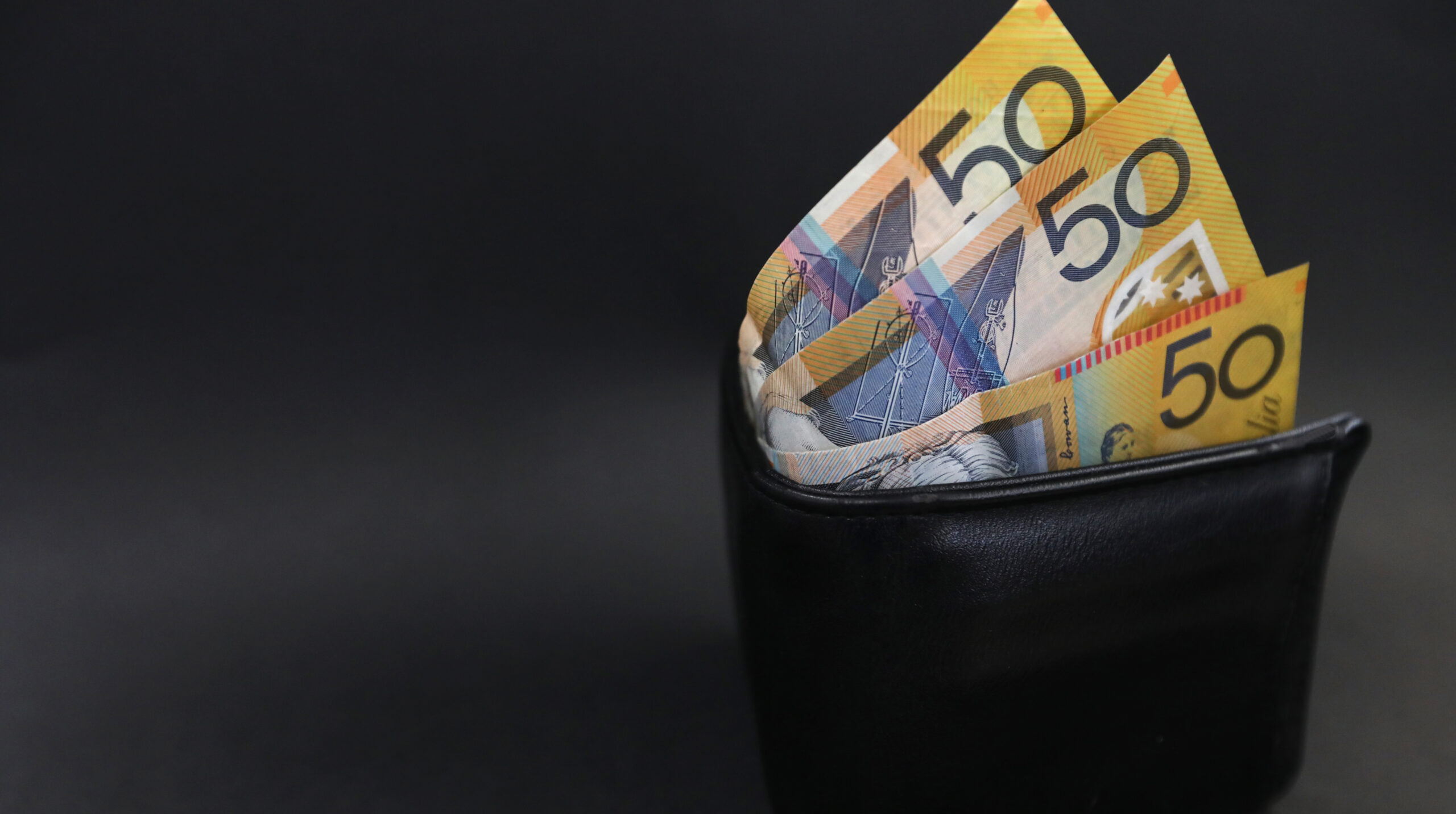 50 dollar notes in a wallet Fraud Offences Victoria