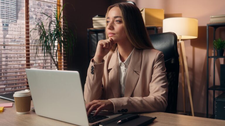 The Rise of the Consultant Solicitor: Why More Lawyers Are Leaving the Traditional Model Behind