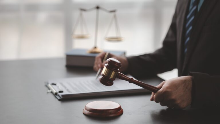 Attorneys,Or,Lawyers,Are,Advising,Clients,In,Defamation,Cases,,They